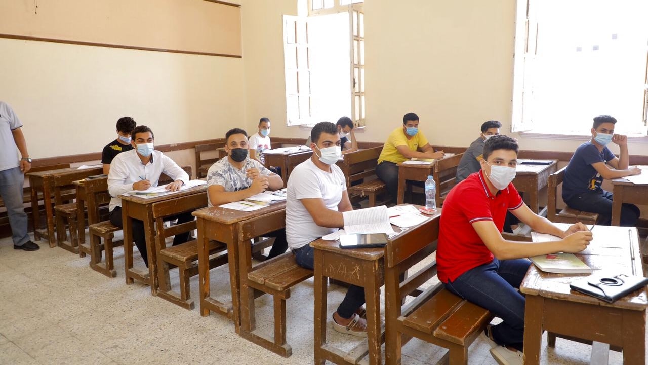 محافظة القاهرة تعقم لجان الثانوية العامة استعدادًا لاستئناف الامتحانات غدا