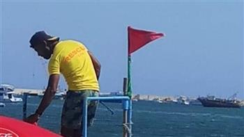   شواطئ الإسكندرية ترفع "الرايات الحمراء"
