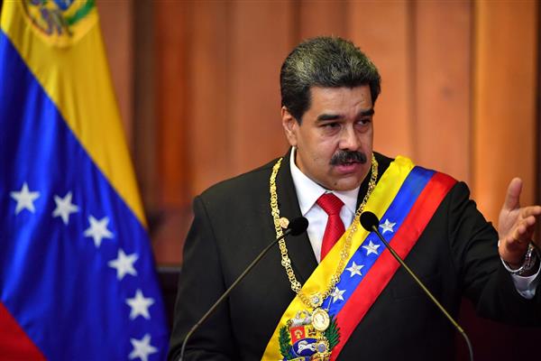 الرئيس الفنزويلي مستعد للتفاوض «لرفع العقوبات الإجرامية»