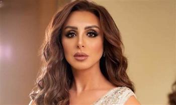 بالفيديو| أنغام فى مطار جدة لإحياء حفل جماهيرى 
