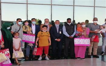   مطار أسيوط الدولى يستقبل 30 طفلا ليبيا للعلاج بمستشفيات الجامعة