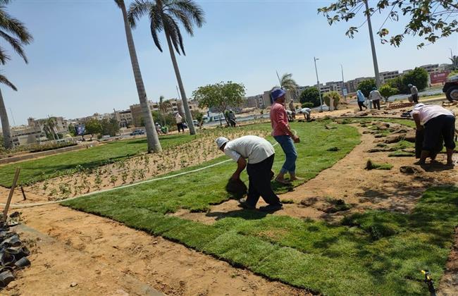 تكثيف أعمال تطوير الطرق والميادين بمدينة العبور