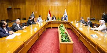 مرسيدس تختار العين السخنة مقرا لمركزها اللوجيستي 