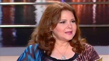 «تحتاج لأكسجين باستمرار».. نقل دلال عبد العزيز إلى مستشفى جديد