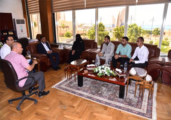 محافظ مطروح يستقبل مسئولى مؤسسة سقيا الماء 