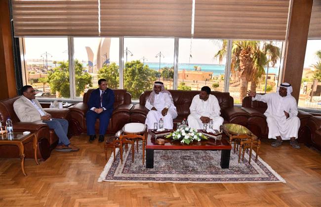 محافظ مطروح: تشجيع إقامة رياضة سباق الهجن بالعلمين
