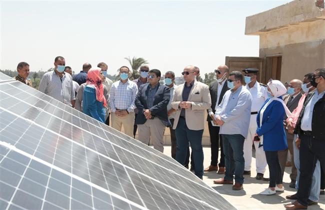 محافظ بني سويف يُدشًن 6 محطات لتوليد الكهرباء من الطاقة الشمسية