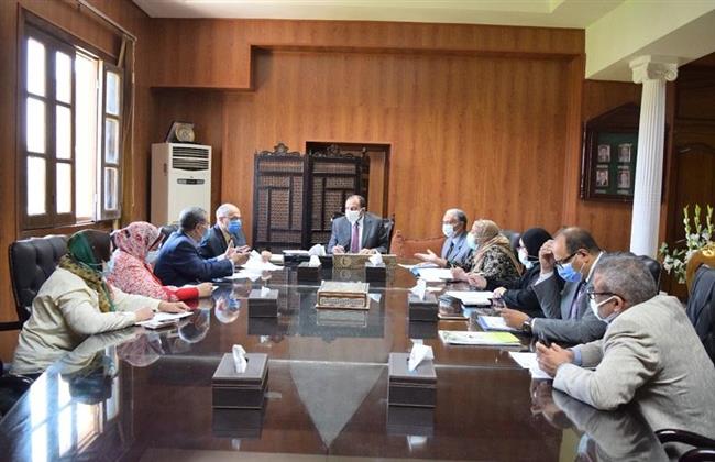 رئيس جامعة بني سويف يترأس اجتماع المجلات العلمية