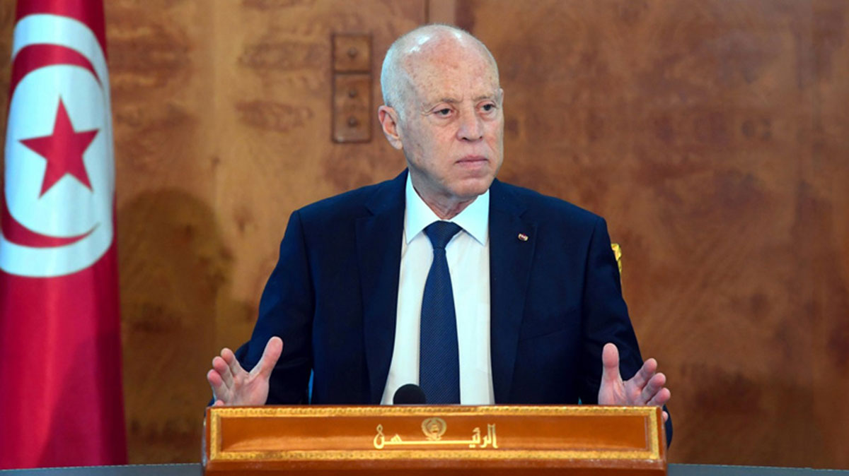 الرئيس التونسى يجتمع بأعضاء المجلس الأعلى للجيوش