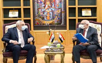   رئيس جامعة المنصورة يستقبل السفير العراقي لدعم  العلاقات  العلمية والثقافية