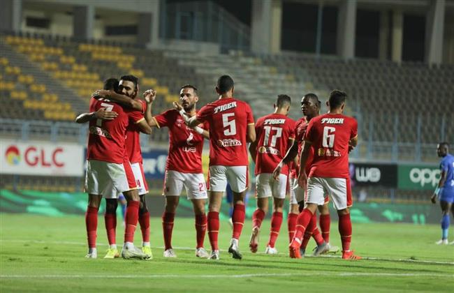 محمد شريف يضرب أسوان بالهدف الثانى للأهلى  
