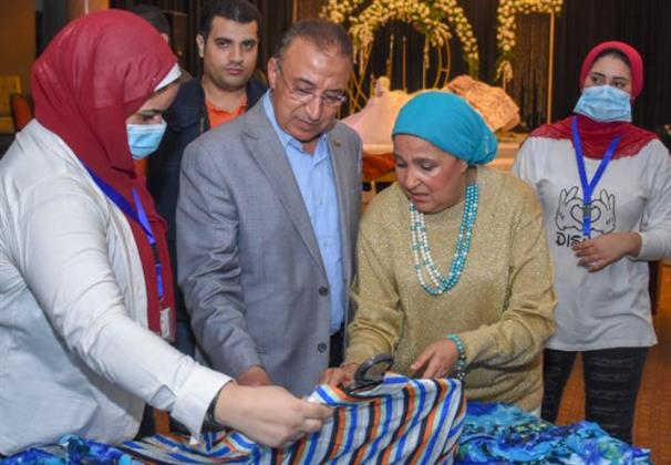 محافظ الإسكندرية يفتتح «المعرض الخيري» 