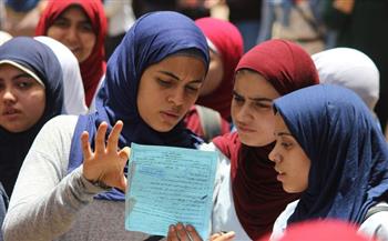   طالبات الشعبة الأدبية بالإسكندرية يحتفلون بنهاية الامتحانات
