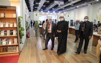   أمين مجمع البحوث الإسلامية يزور جناح الأزهر بمعرض الكتاب