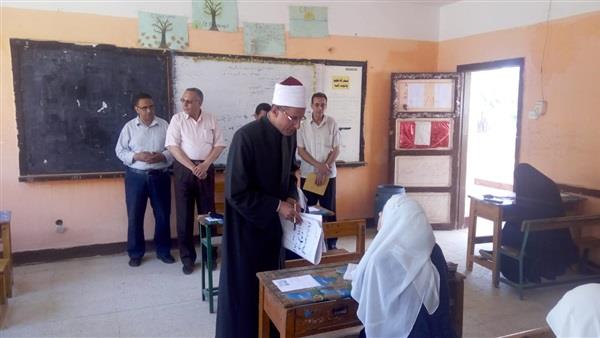 أمين عام كبار العلماء يتفقد لجان امتحانات الثانوية الأزهرية بالغربية