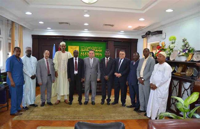 قنصوه يبحث مع  وفد جامعة انجامينا بتشاد سبل تطوير الفرع