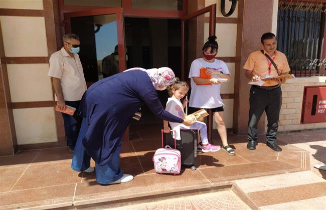 "مطروح" تستقبل سادس طائرة شارتر تحمل 124 سائحا من كازاخستان 