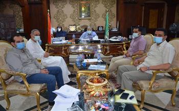   محافظ المنيا يلتقى مع عدد من نواب البرلمان لبحث المشكلات بمختلف القطاعات الخدمية