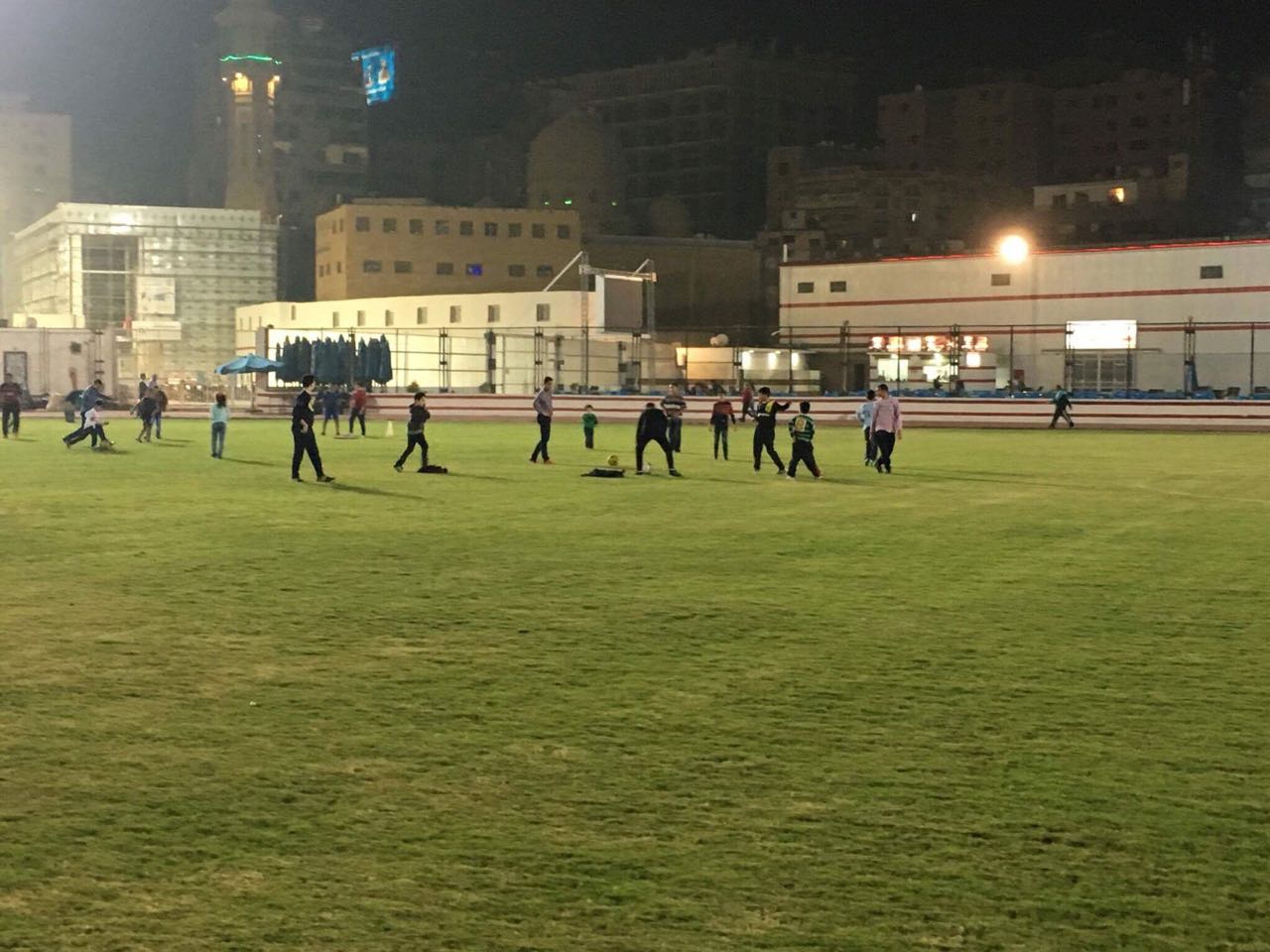 الزمالك يستغل راحة الفريق ويبدأ فى تطوير ملعب أبو رجيلة