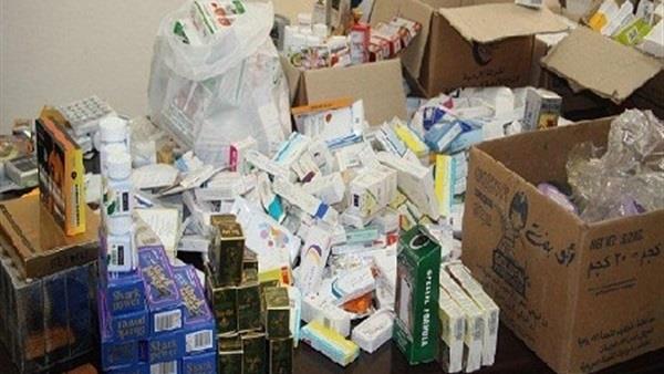 ضبط أدوية منتهية الصلاحية داخل صيدلية ببنى سويف
