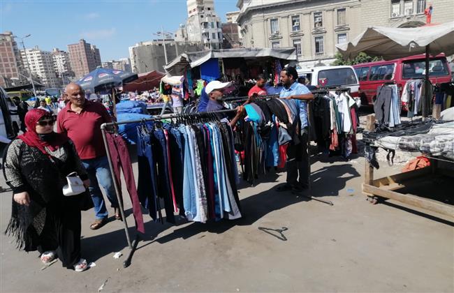 تواصل حملات إزالة الاشغالات والتعديات بميدان محطة مصر