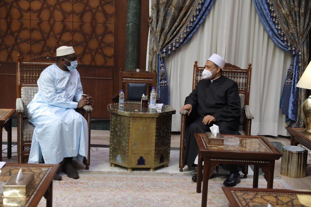 شيخ الأزهر: بعض شبابنا أصبح بلا هوية فلا هم شرقيون ولا هم غربيون