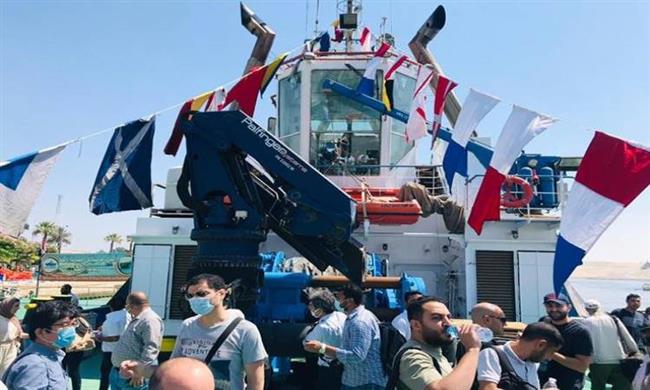 السفينة «إيفرجيفين» تستعد لمغادرة قناة السويس