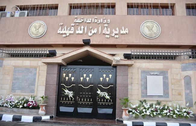 أمن الدقهلية يكشف لغز طفل الـ 5 شهور الملقى بسلم عقار