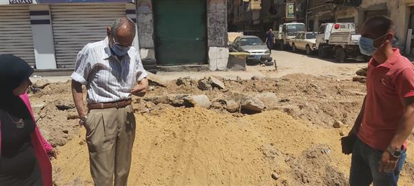 محافظ الاسكندرية يتابع أعمال وضع طبقة الأساس بشارع ملك حفني بالمنتزه