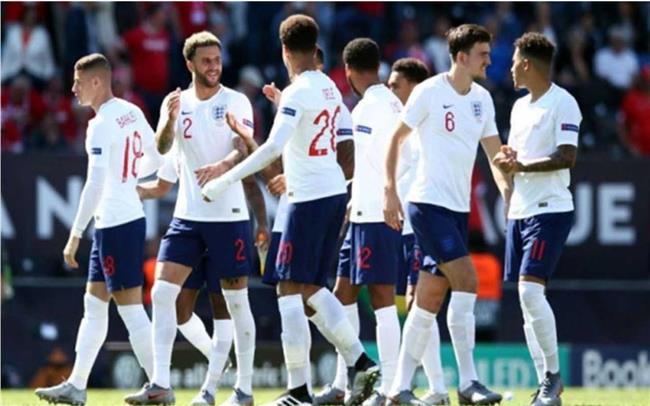 هارى كين يقود هجوم إنجلترا لمواجهة الدنمارك