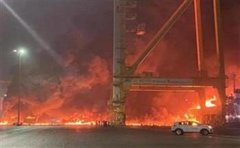   «دبى»: حريق ناجم عن انفجار حاوية على متن سفينة بميناء جبل علي