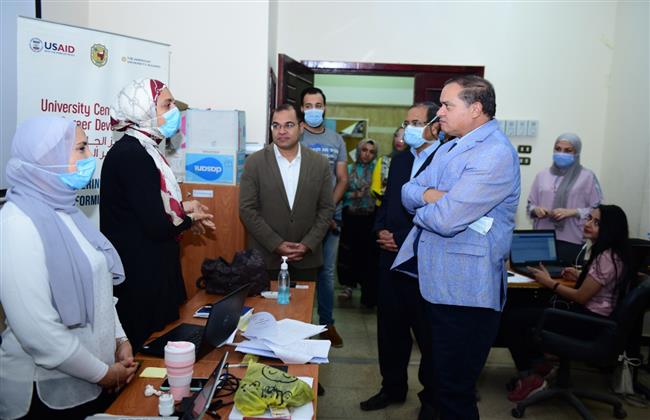 «التطوير المهني» بجامعة سوهاج يختتم دورة استطلاع الرأي حول احتياجات سوق العمل 