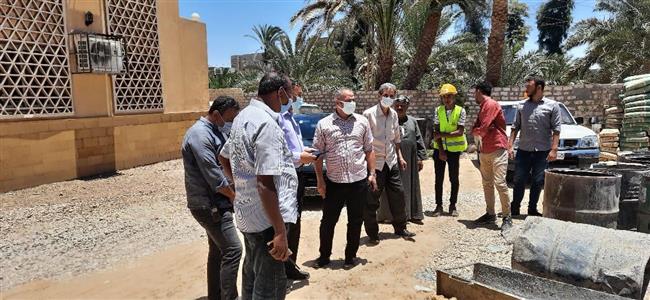 محافظ أسيوط يوجه بمتابعة مشروعات حياة كريمة بمركز ومدينة الفتح 
