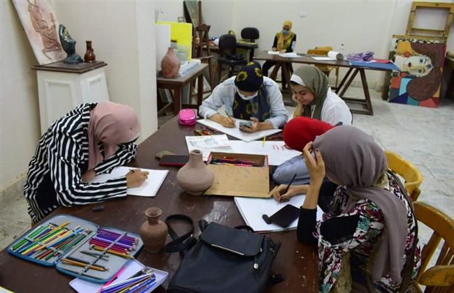 ورش فنية لرسم الكاريكاتير ولقاءات أدبية بالمنيا