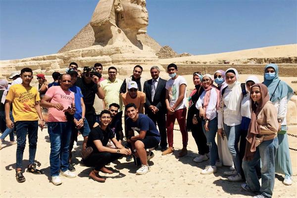 السياحة والآثار :تنظم رحلة توعية سياحية للطلاب المتفوقين دراسياً من أبناء محافظة شمال سيناء