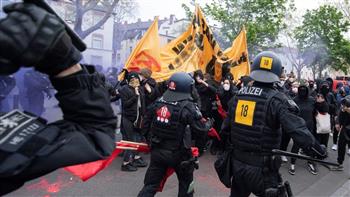   تجمّعات في برلين وصدامات مع الشرطة بسبب تدابير الإغلاق