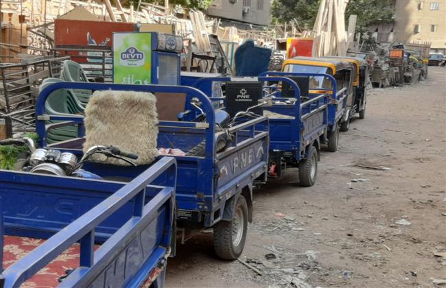 الجيزة تشن حملات مكبرة لإزالة إشغالات المحلات والمقاهي 