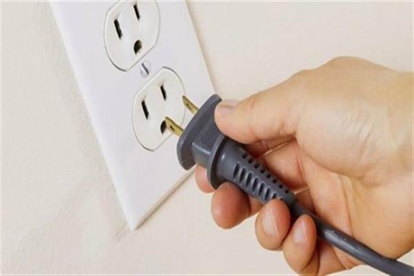 انفوجراف.. 8 نصائح لحماية الأجهزة الكهربائية فى الحر