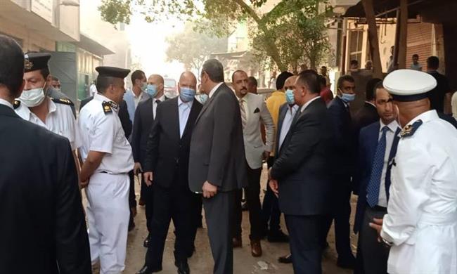  مدير أمن القاهرة والمحافظ يتفقدان موقع حريق عزبة خيرالله
