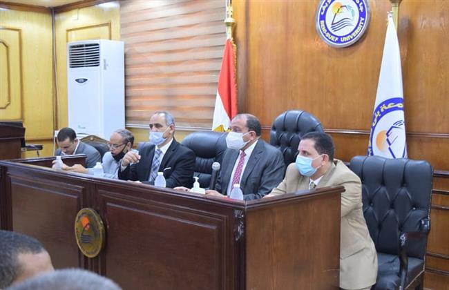 رئيس جامعة بنى سويف يفتتح ورشة عمل حساب الحد الأدنى للأجور