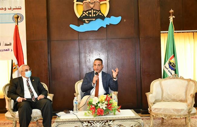 محافظ الفيوم يشهد ورشة «كيفية حساب الحد الأدنى للأجور»