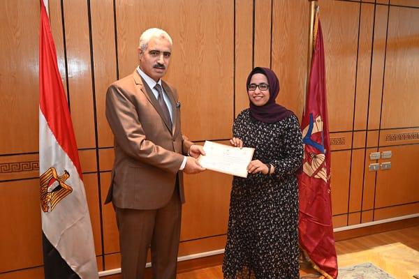 جامعة الفيوم: تكريم أعضاء هيئة التدريس الحاصلين على الدورة التدريبية «TOT» 