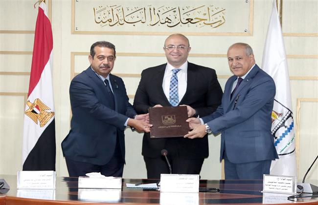 «غنيم» يوقع بروتوكول تعاون ثلاثي مع شركة الصوامع وهيئة الموانئ البرية لإنشاء منطقة لوجستية بكوم أبو راضي