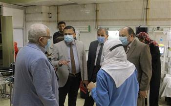 عميـد طب المنوفية يتابع سير  العمـل بقسم طـب الأطفال بمستشفيـات الجامعة