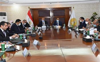   شعراوي يتابع مع 18 محافظا إجراءات توفير الأراضي المطلوبة لمشروعات تطوير الريف المصرى