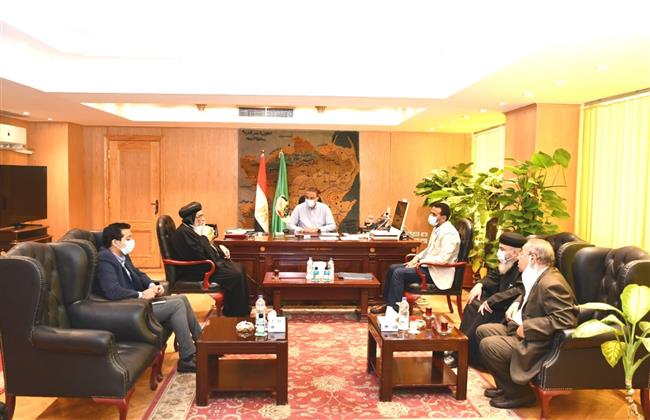 محافظ الفيوم يستقبل مطران الفيوم للتهنئة بالعام الهجري الجديد