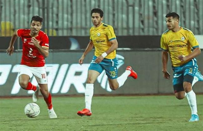 الإسماعيلى يعرقل الأهلى بالتعادل ويهدى القمة إلى الزمالك