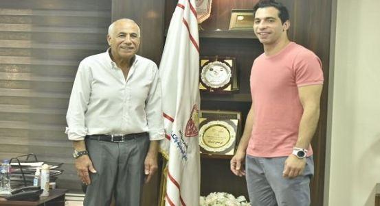 الأسطورة أحمد الأحمر يوقع للزمالك على بياض ويترك تحديد المدة للإدارة