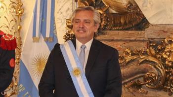  نجل الرئيس الأرجنتيني جنس ثالث