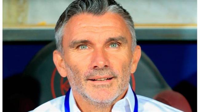 غياب بن شرقى عن لقاء الزمالك والإسماعيلى .. وكارتيرون يستقر على البديل